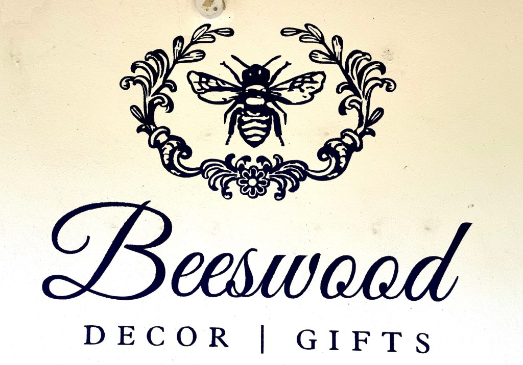 Beeswood Decor | Gifts logo